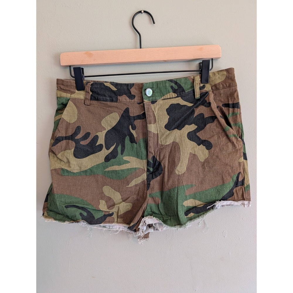 Camo Shorts Womens XL Print Raw Edge Stretch Lightweight Y2K Mid Rise Woodland